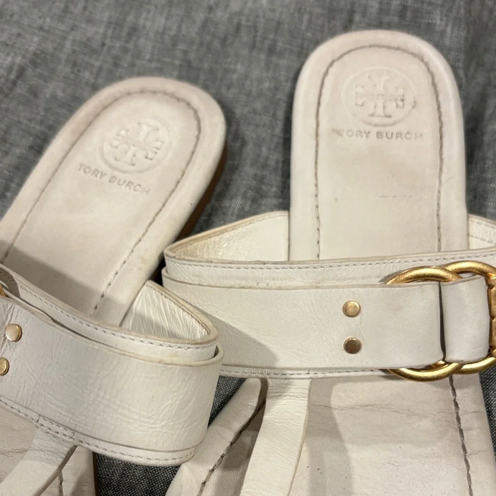 Tory Burch Marsden Ivory Leather Thong Sandals Gold Logo Size 8.5 M